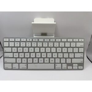 Apple Keyboard Dock A1359 for iPad 1st 2nd 3rd Gen iPhone 2,3,4 30-pin connector